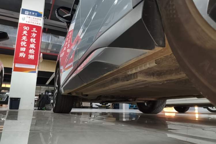 Used BYD Song L DM-i 2024 112 km Leading Edition Left Side Sill