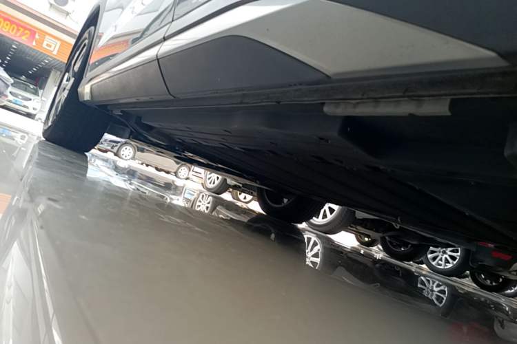 Used BYD Song L DM-i 2024 160 km Excellence Version Left Side Sill