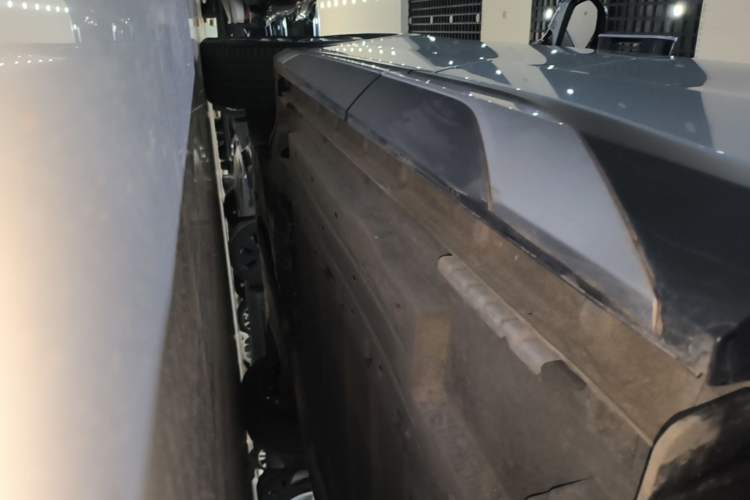 Used BYD Song L DM-i 2024 112 km Leading Edition Left Side Sill