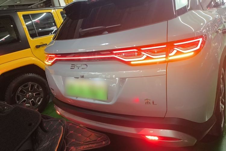 Used BYD Song L DM-i 2024 112 km Leading Edition Rear