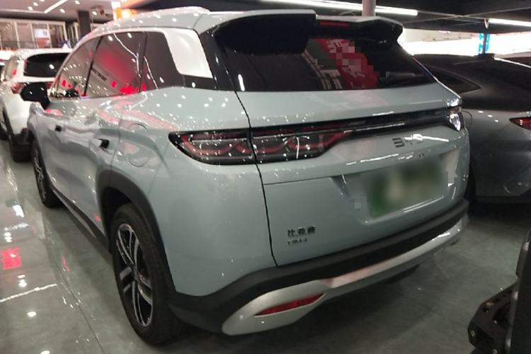 Used BYD Song L DM-i 2024 112 km Beyond Edition Rear Left 45 Deg
