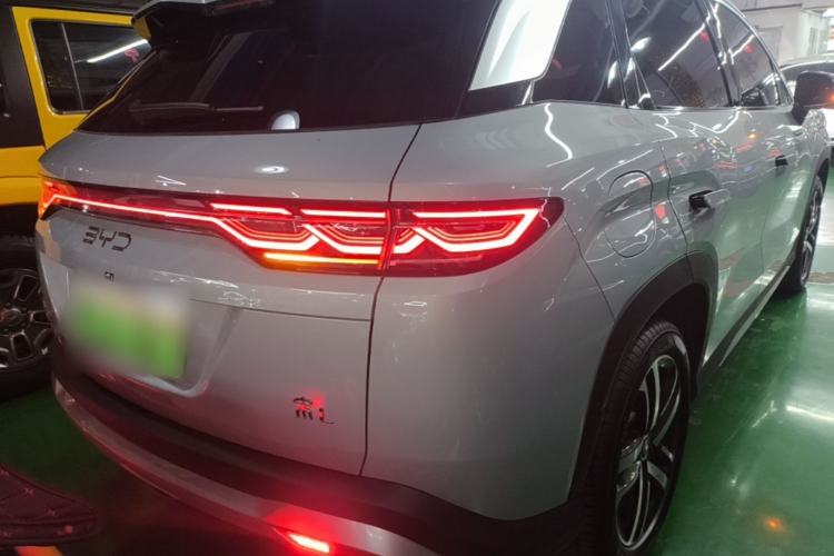 Used BYD Song L DM-i 2024 112 km Leading Edition Rear Right 45 Deg