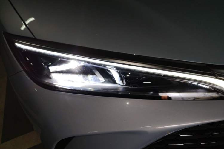 Used BYD Song L DM-i 2024 112 km Beyond Edition Right Front Headlight
