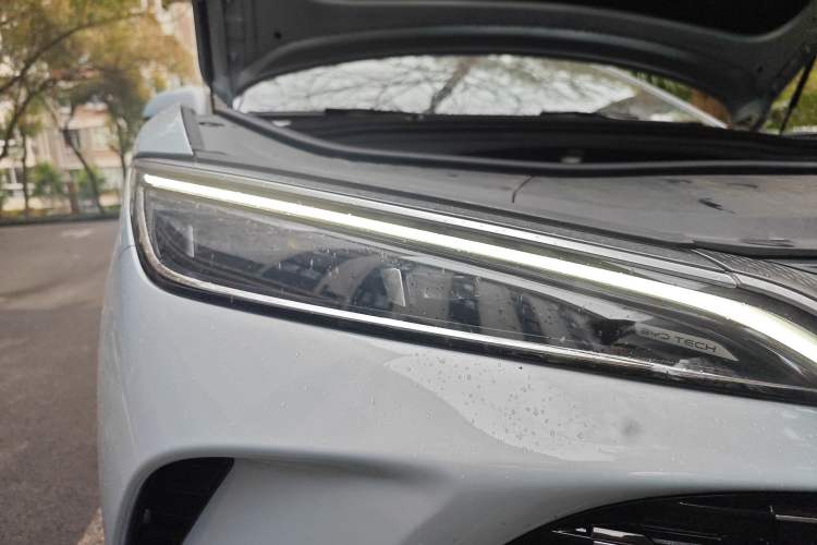 Used BYD Song L DM-i 2024 112 km Beyond Edition Right Front Headlight