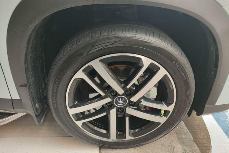 Used BYD Song L DM-i 2024 112 km Beyond Edition Right Front Wheel Hub