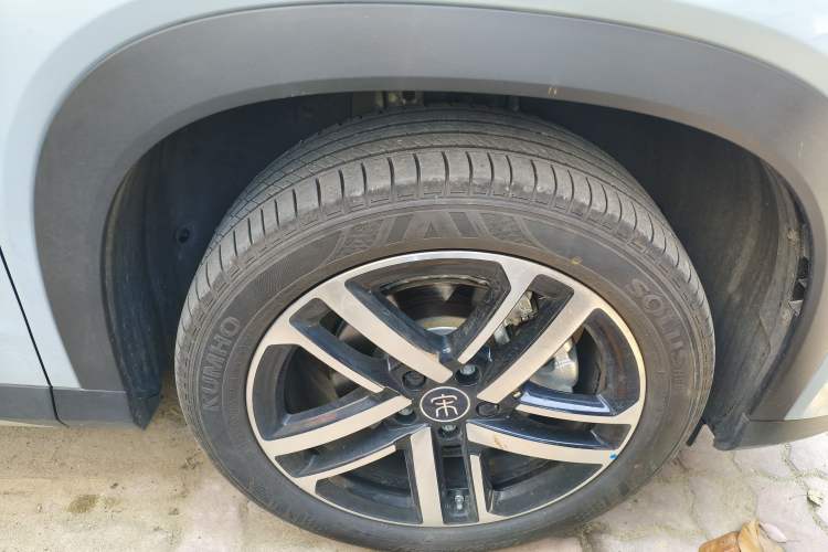 Used BYD Song L DM-i 2024 112 km Beyond Edition Right Front Wheel Hub