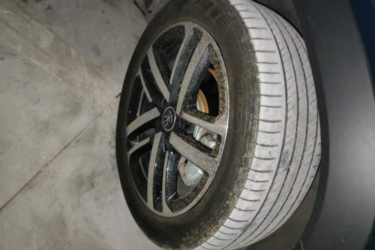 Used BYD Song L DM-i 2024 112 km Leading Edition Right Front Wheel Hub