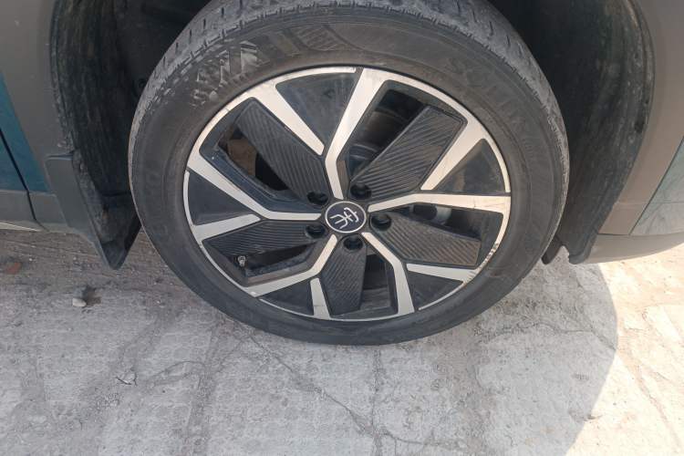 Used BYD Song L DM-i 2024 160km Beyond Edition Right Front Wheel Hub