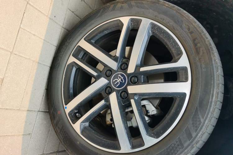 Used BYD Song L DM-i 2024 112 km Beyond Edition Right Front Wheel Hub