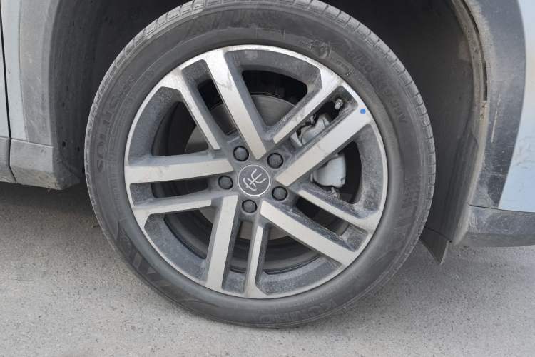 Used BYD Song L DM-i 2024 112 km Leading Edition Right Front Wheel Hub