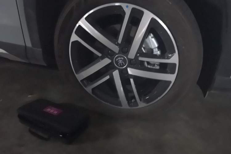 Used BYD Song L DM-i 2024 112 km Beyond Edition Right Front Wheel Hub