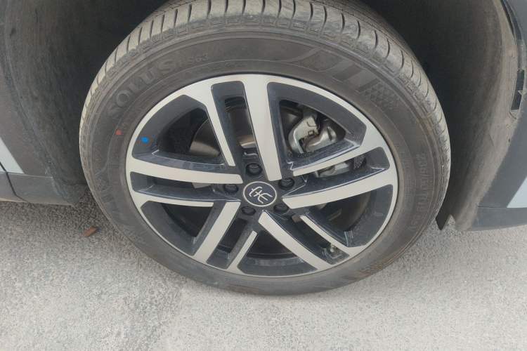 Used BYD Song L DM-i 2024 112 km Leading Edition Right Front Wheel Hub