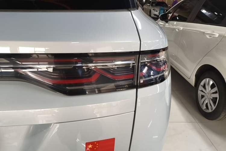Used BYD Song L DM-i 2024 112 km Leading Edition Right Rear Taillight