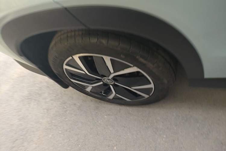 Used BYD Song L DM-i 2024 160 km Excellence Version Right Rear Wheel Hub