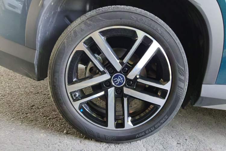 Used BYD Song L DM-i 2024 112 km Beyond Edition Right Rear Wheel Hub