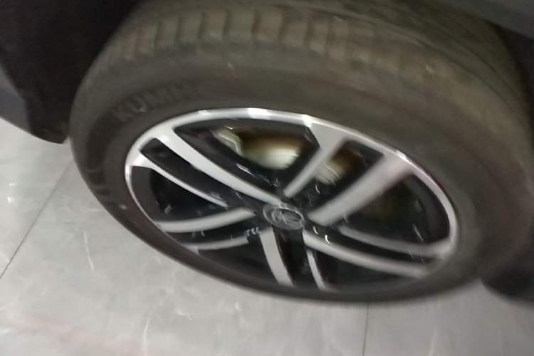 Used BYD Song L DM-i 2024 112 km Beyond Edition Right Rear Wheel Hub