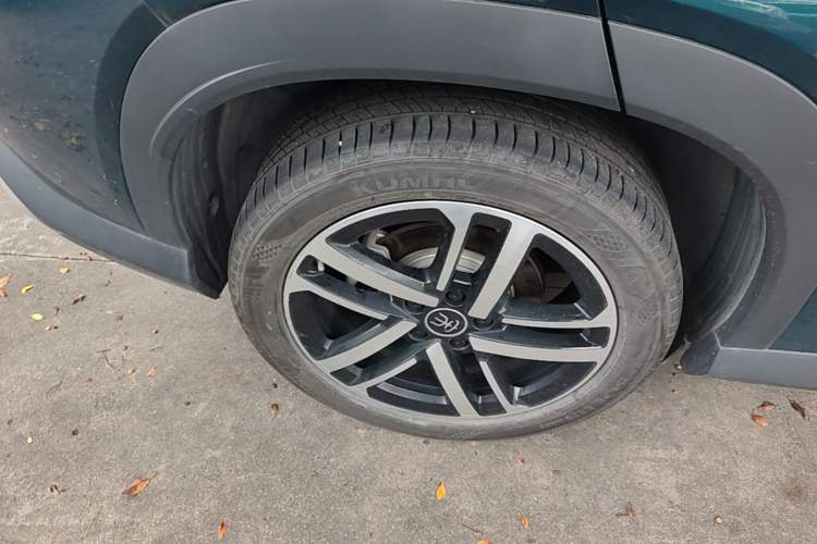 Used BYD Song L DM-i 2024 112 km Leading Edition Right Rear Wheel Hub