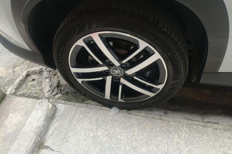 Used BYD Song L DM-i 2024 112 km Beyond Edition Right Rear Wheel Hub