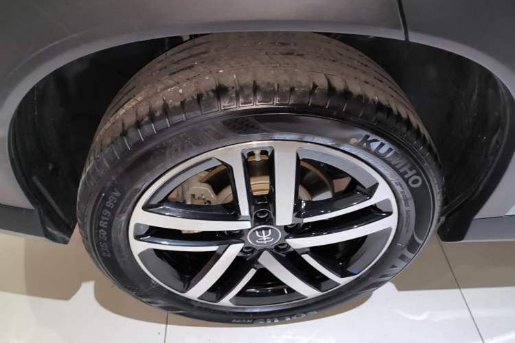 Used BYD Song L DM-i 2024 112 km Leading Edition Right Rear Wheel Hub