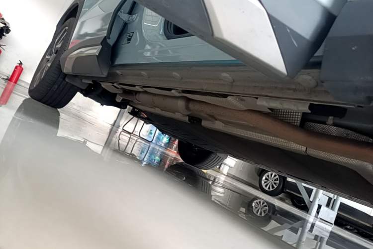 Used BYD Song L DM-i 2024 160 km Excellence Version Right Side Sill
