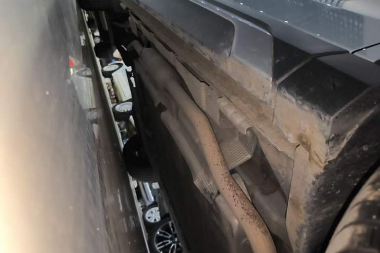 Used BYD Song L DM-i 2024 112 km Leading Edition Right Side Sill