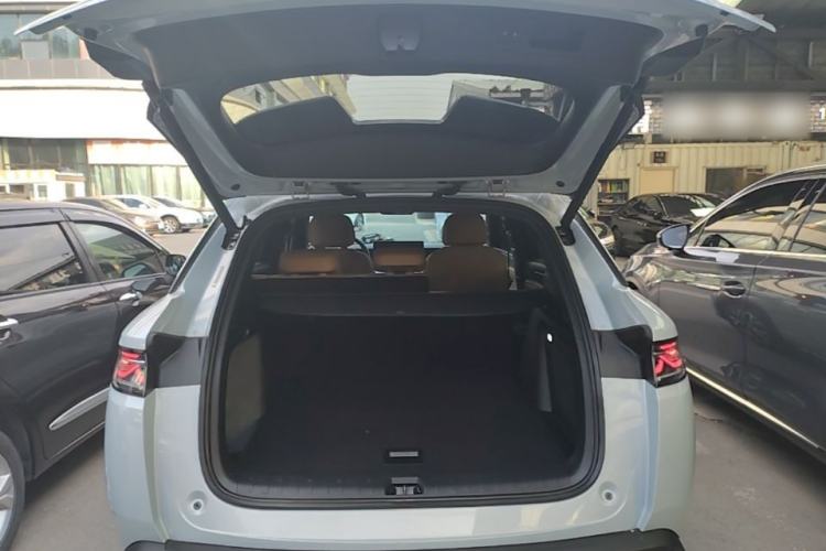 Used BYD Song L DM-i 2024 160 km Excellence Version Trunk