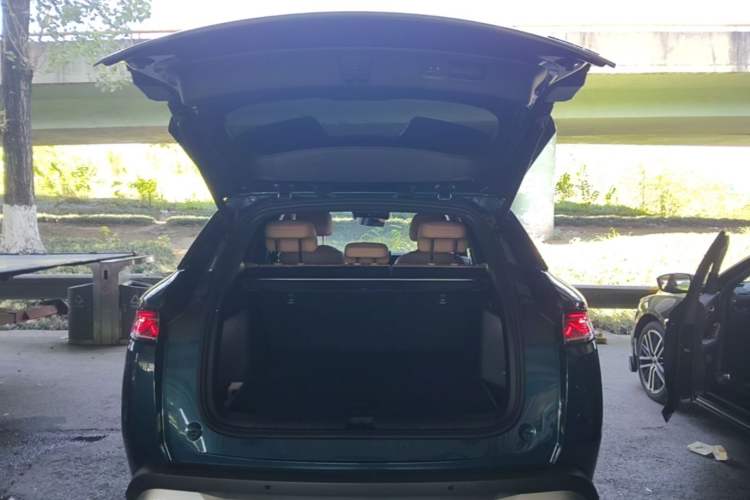 Used BYD Song L DM-i 2024 112 km Beyond Edition Trunk