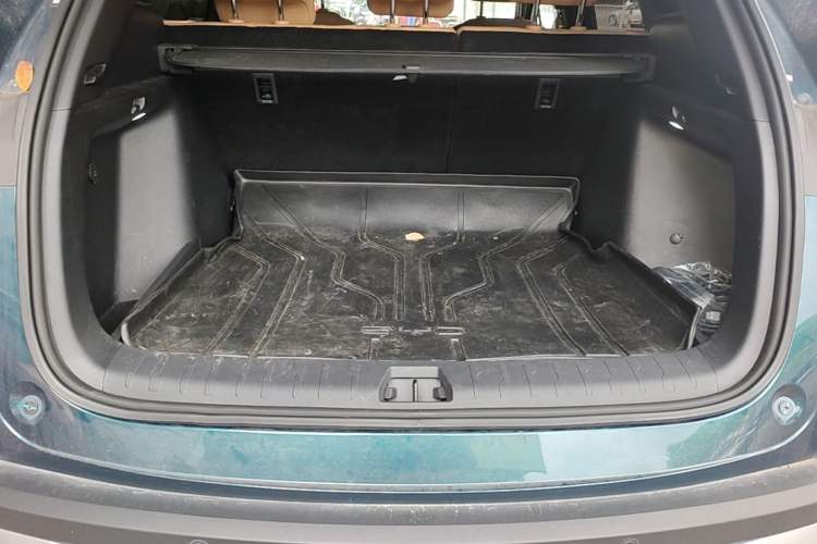 Used BYD Song L DM-i 2024 112 km Leading Edition Trunk
