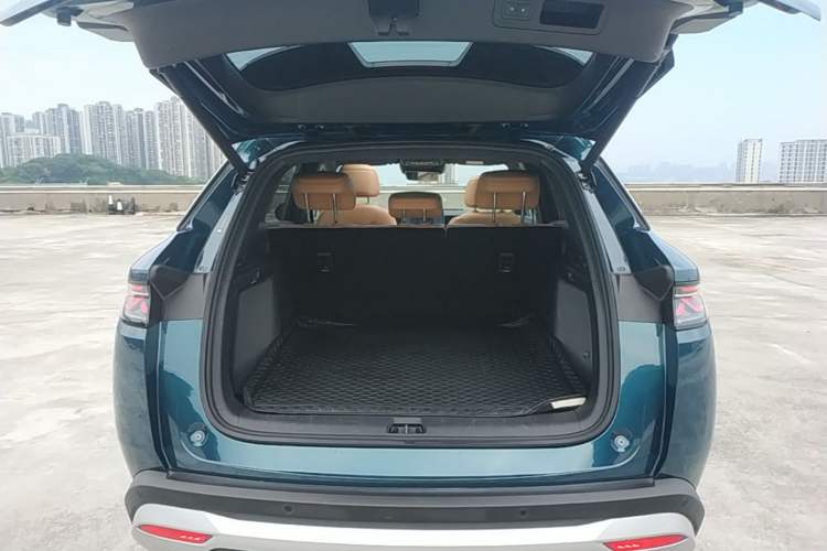 Used BYD Song L DM-i 2024 112 km Beyond Edition Trunk