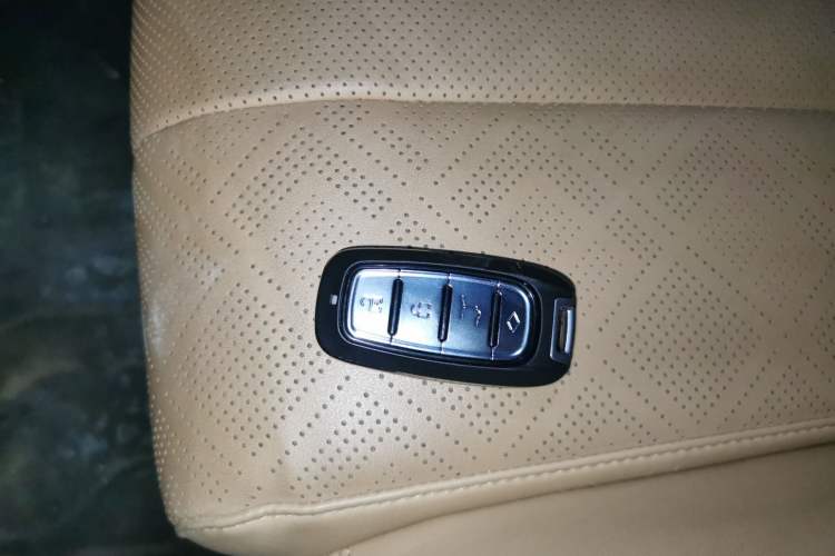 Used BYD Song L DM-i 2024 112 km Leading Edition Vehicle Key