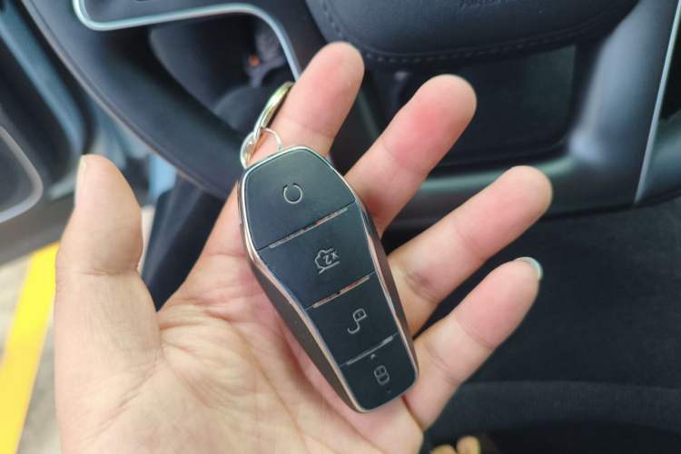 Used BYD Song L DM-i 2024 112 km Beyond Edition Vehicle Key