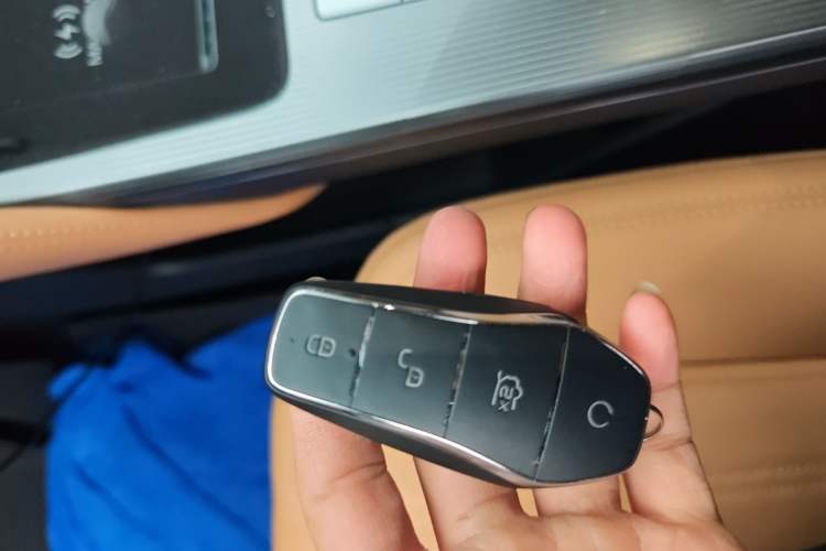 Used BYD Song L DM-i 2024 112 km Beyond Edition Vehicle Key