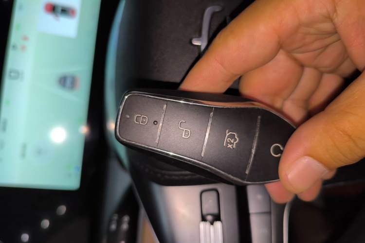 Used BYD Song L DM-i 2024 112 km Leading Edition Vehicle Key