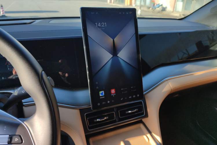 Used BYD Song L DM-i 2024 112 km Leading Edition Audio And AC Panel