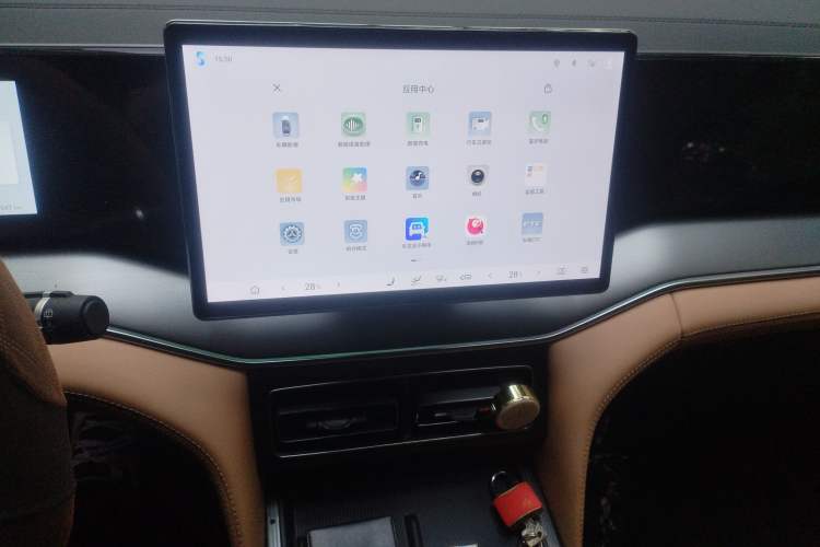 Used BYD Song L DM-i 2024 112 km Beyond Edition Audio And AC Panel