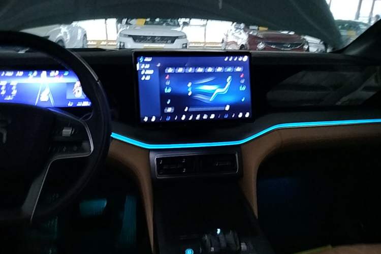 Used BYD Song L DM-i 2024 112 km Beyond Edition Audio And AC Panel