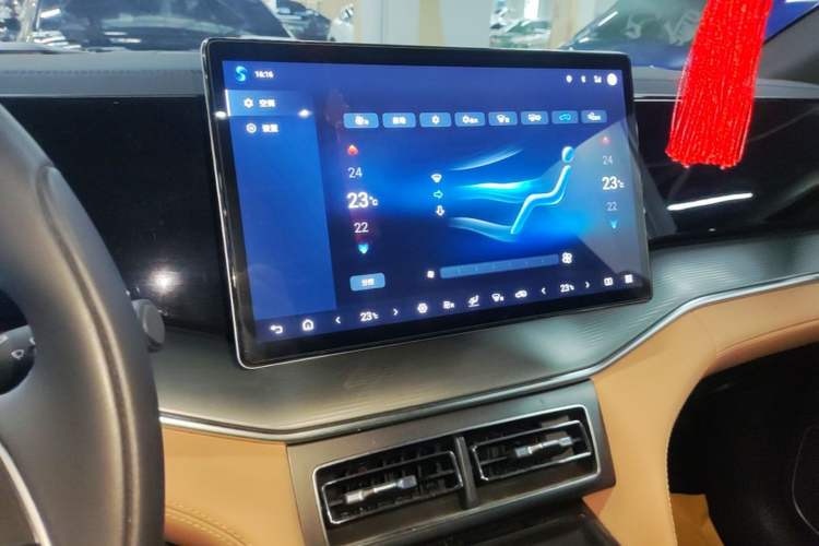 Used BYD Song L DM-i 2024 112 km Leading Edition Audio And AC Panel