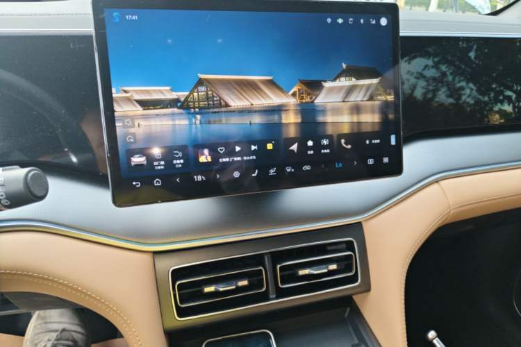 Used BYD Song L DM-i 2024 112 km Beyond Edition Audio And AC Panel
