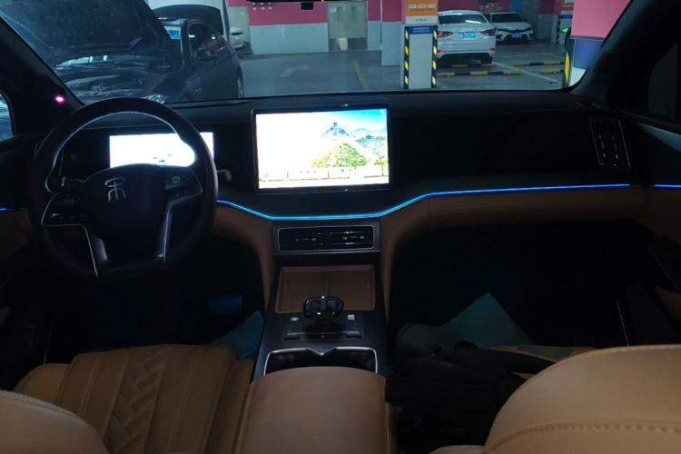 Used BYD Song L DM-i 2024 112 km Beyond Edition Center Console