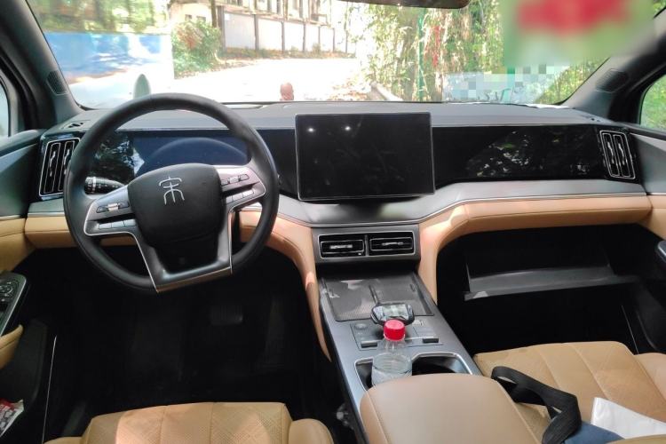 Used BYD Song L DM-i 2024 112 km Leading Edition Center Console