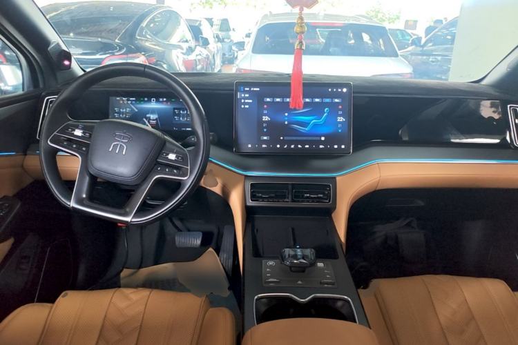 Used BYD Song L DM-i 2024 112 km Beyond Edition Center Console