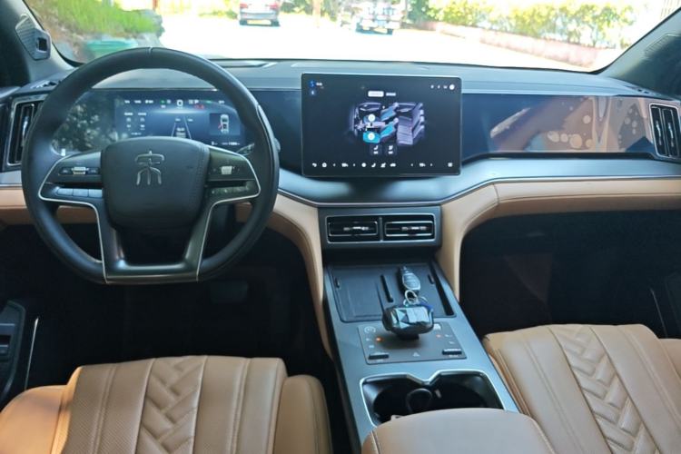 Used BYD Song L DM-i 2024 112 km Beyond Edition Center Console