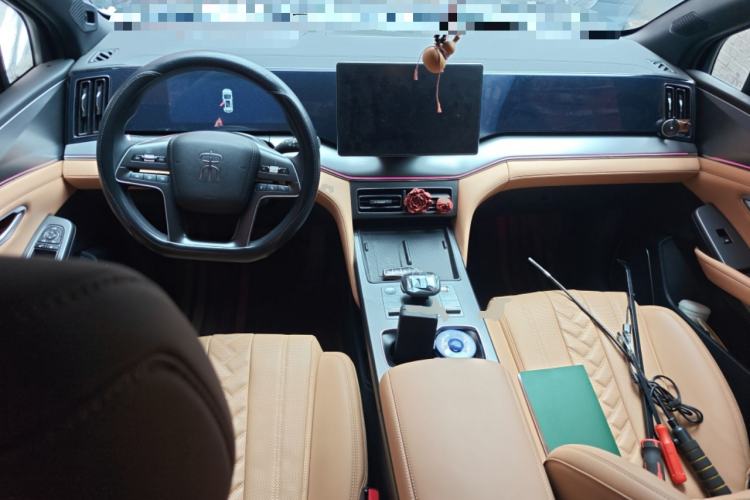 Used BYD Song L DM-i 2024 112 km Beyond Edition Center Console