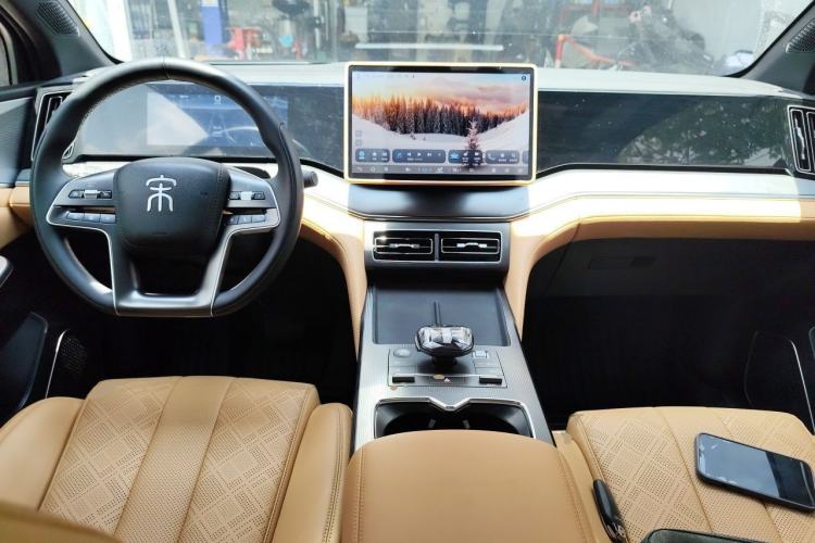 Used BYD Song L DM-i 2024 112 km Leading Edition Center Console
