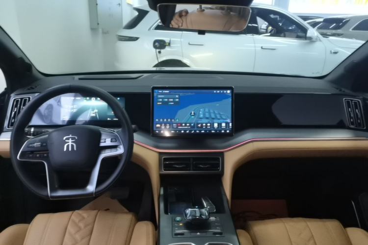 Used BYD Song L DM-i 2024 112 km Beyond Edition Center Console