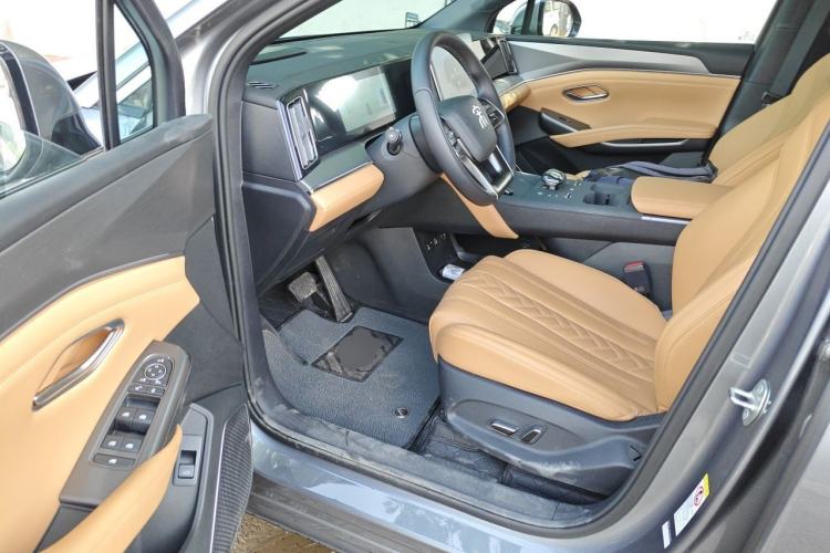 Used BYD Song L DM-i 2024 112 km Beyond Edition Driver Seat