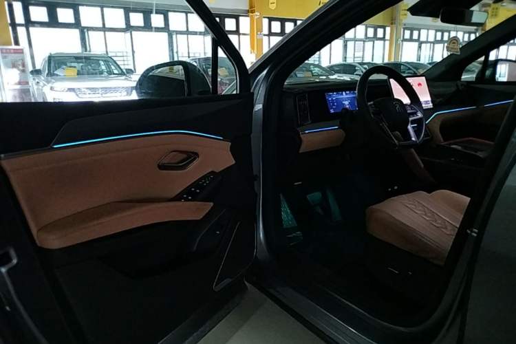Used BYD Song L DM-i 2024 112 km Beyond Edition Driver Seat