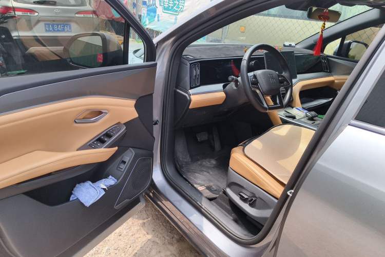 Used BYD Song L DM-i 2024 112 km Beyond Edition Driver Seat