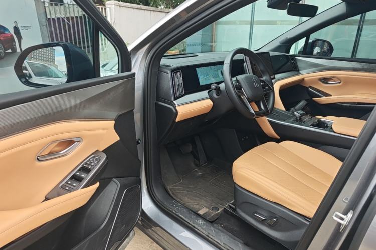 Used BYD Song L DM-i 2024 112 km Leading Edition Driver Seat