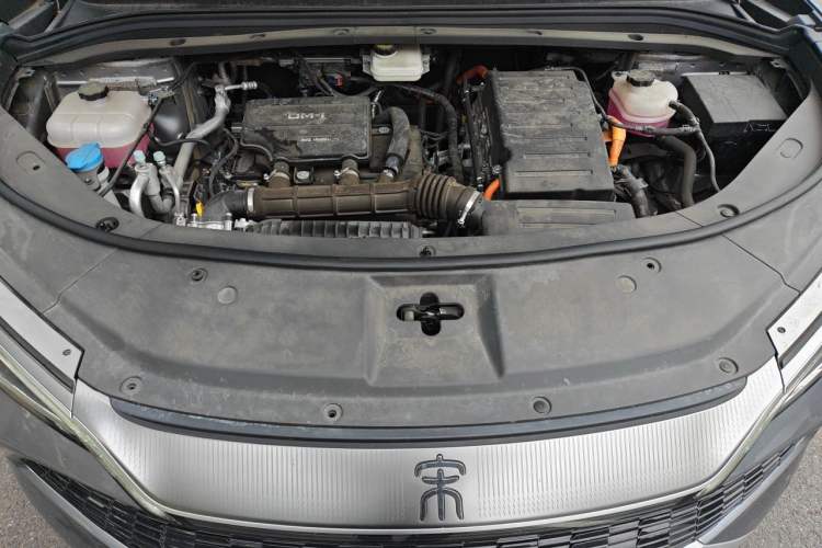 Used BYD Song L DM-i 2024 160 km Excellence Version Engine Bay